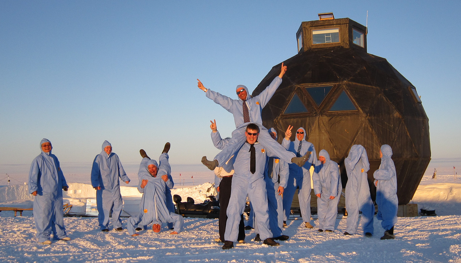 A team that installs geodesic dome homes